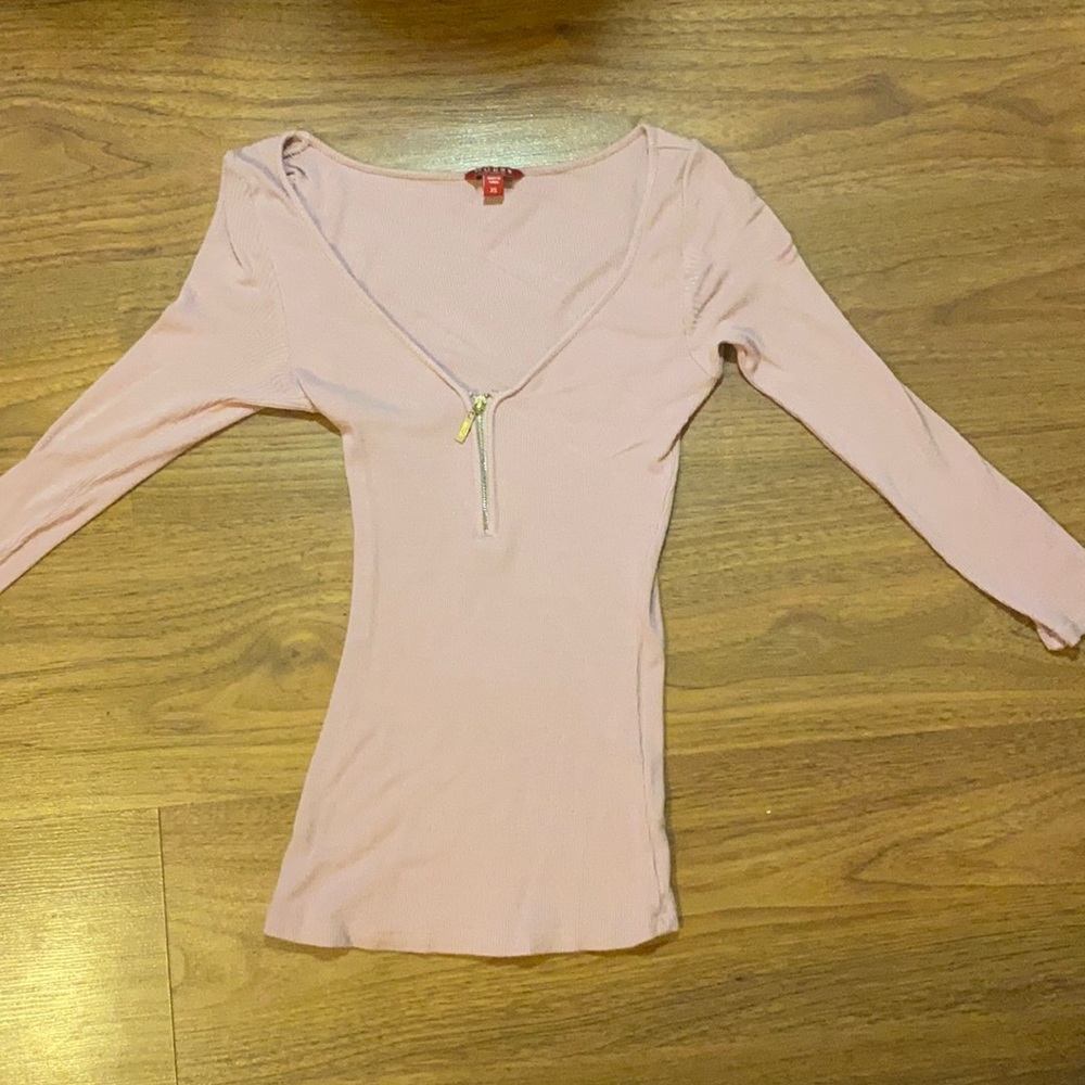 V neck Guess top